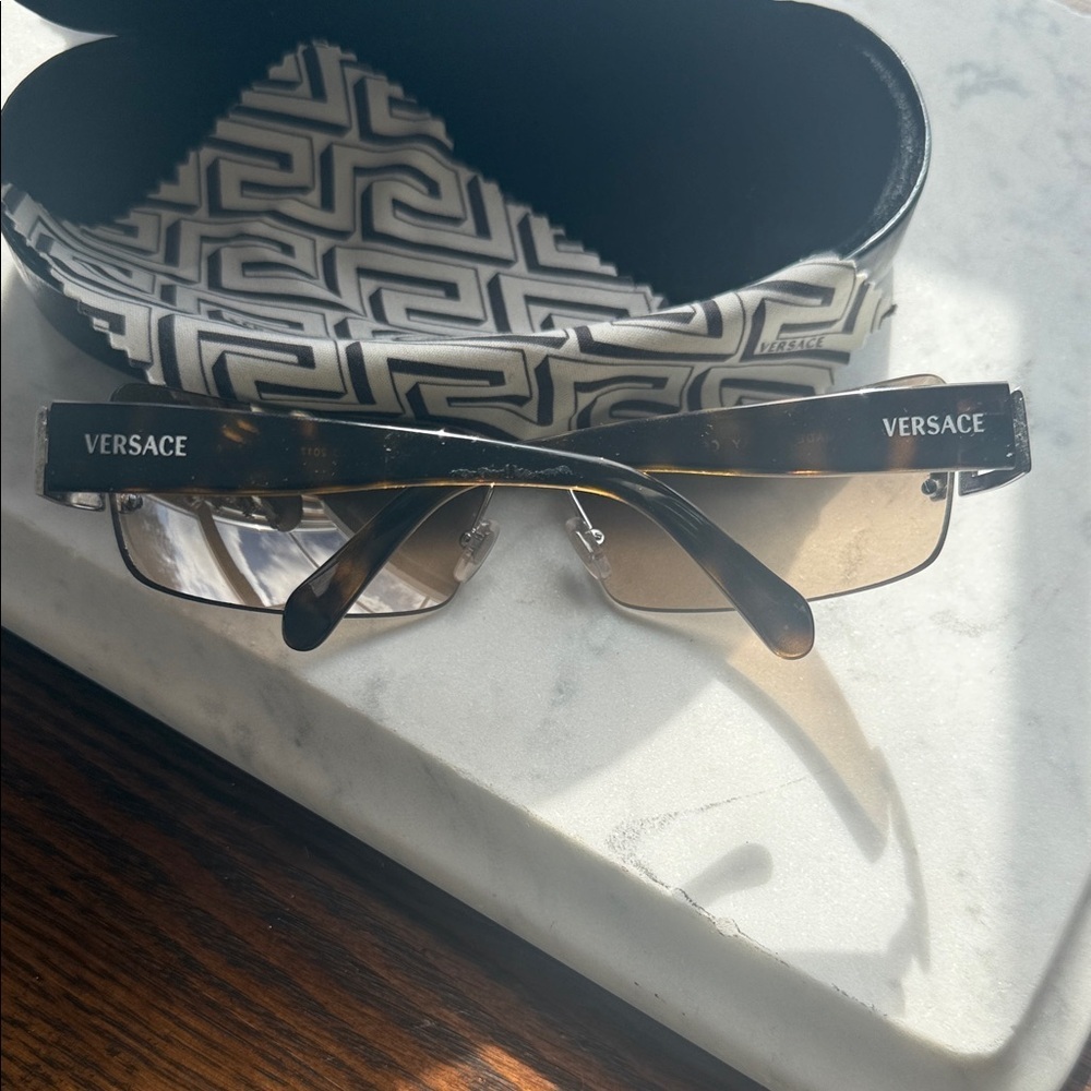 Versace Black and Brown Tortoiseshell Rimless Sunglasses - Picture 6 of 8